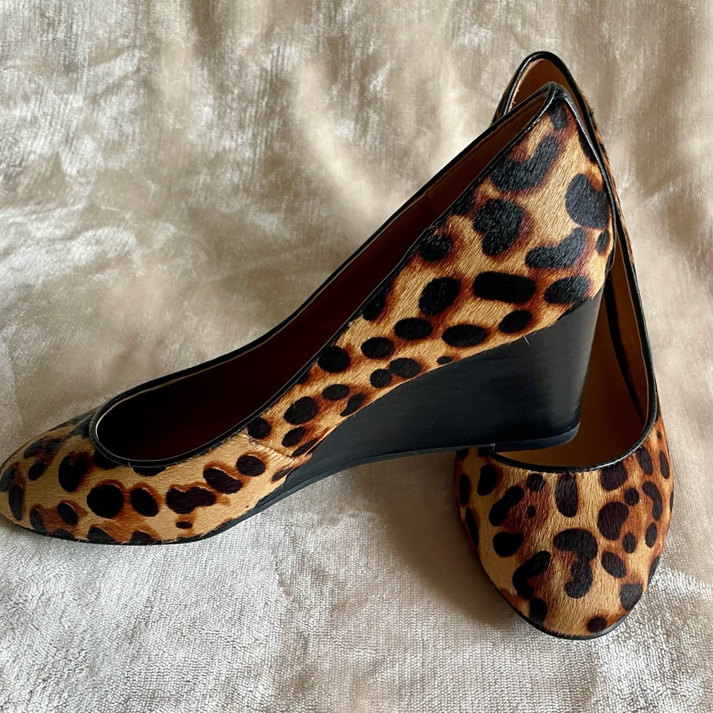 Nine West leopard round toe wedges size 7.5